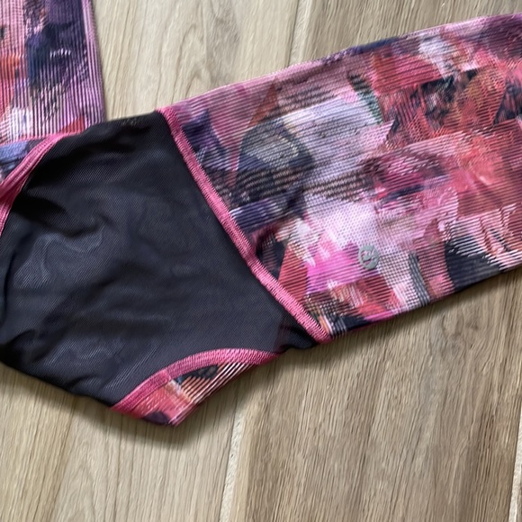 Lululemon capris - Picture 4 of 5